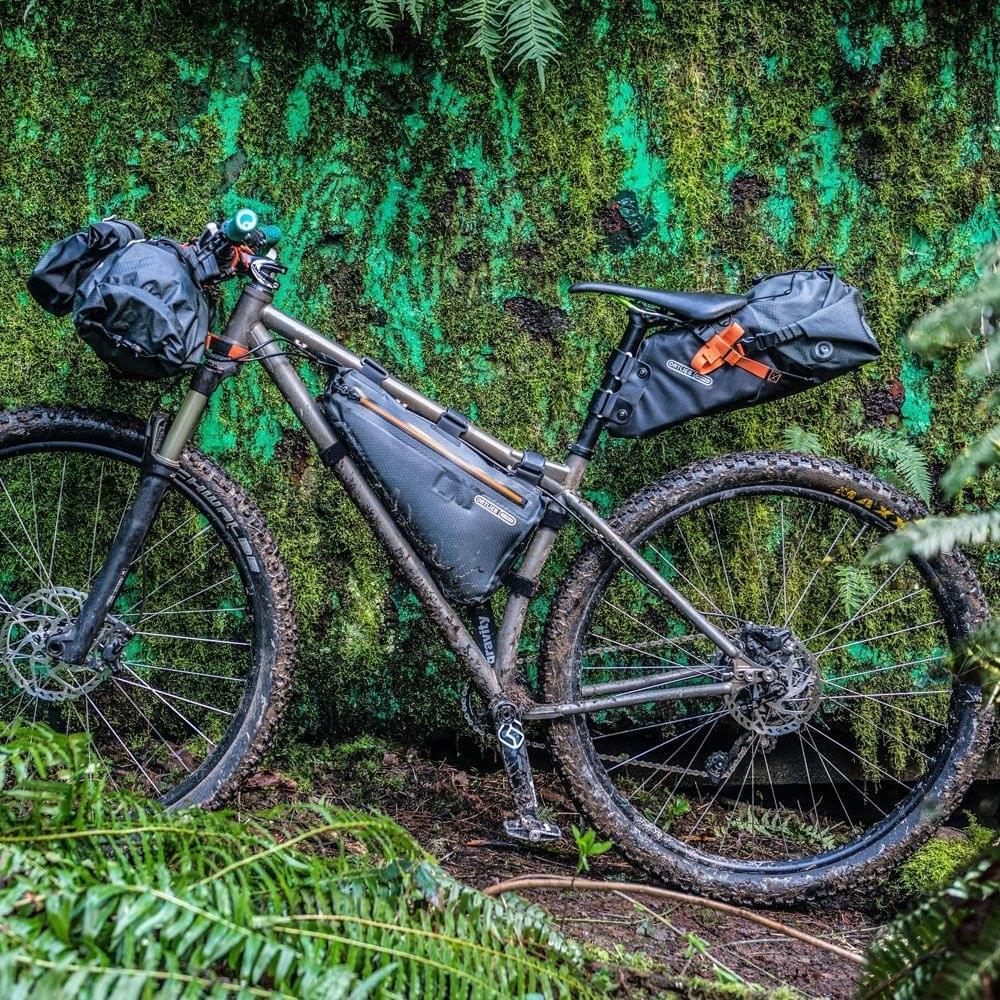 vertrekken dauw extase Bikepacking; wanneer fietsen en lichtgewicht kamperen elkaar ontmoeten